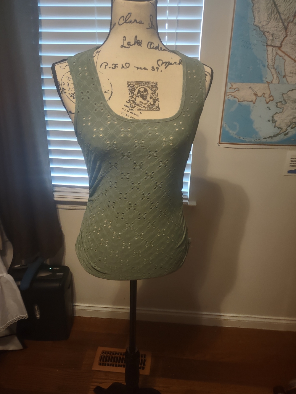 SHEIN Sage Green Eyelet Scoop Neck Tank